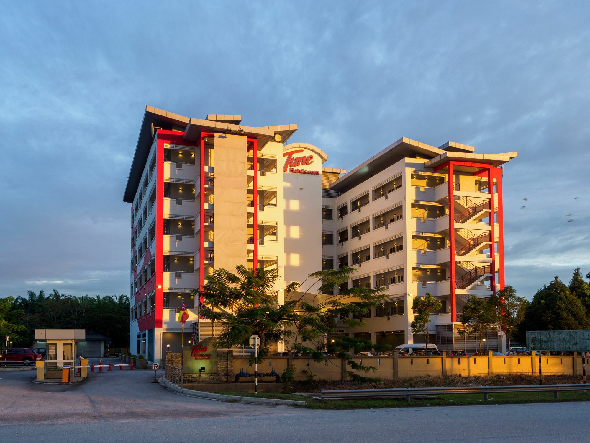 Tune Hotel Klia Aeropolis Sepang Exterior photo